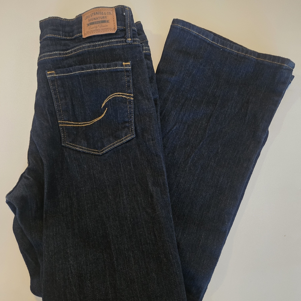 Signature by Levi Strauss Dark Indigo Boot Cut Jeans Size 4 - Like New!!